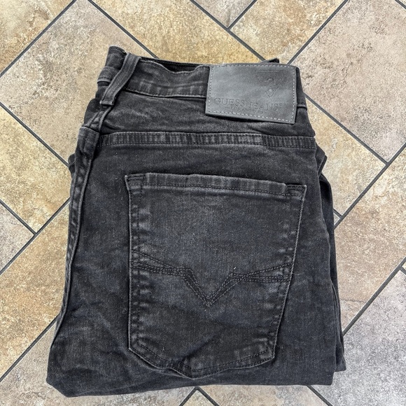 Brand New Guess 32x32 Skinny Jeans - Picture 1 of 2